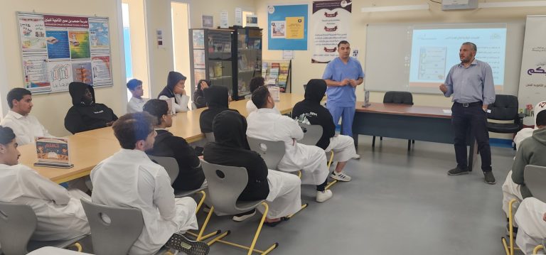 “كلنا ضد التنمر”: طلاب مصعب بن عمير يتحدُون الظاهرة في ورشة تفاعلية قدمها الإخصائي النفسي وممرض المدرسة
