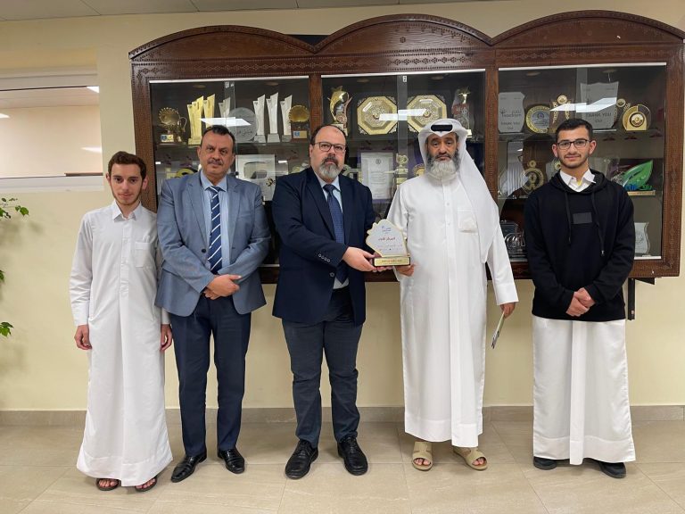 فوز مضاعف وتكريم يليق! طلاب مصعب نعيم والبراء يتألقون في “كُتّاب المستقبل” والأستاذ دخيل النابت: إنجاز يؤكد تميزنا